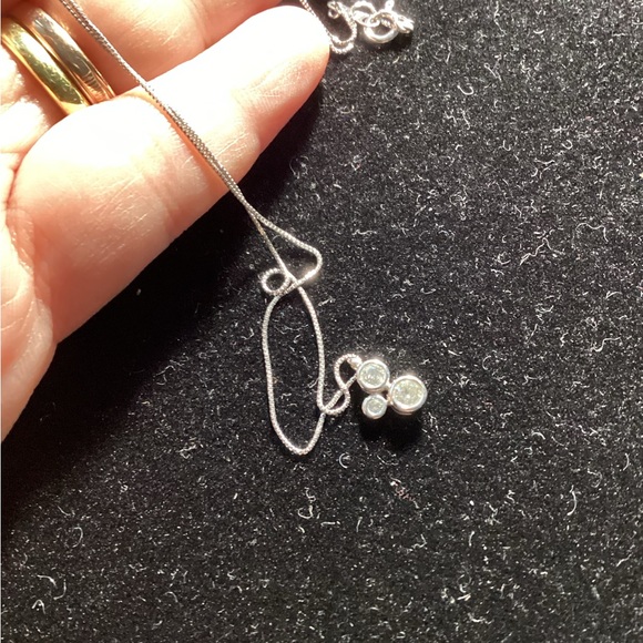 18K with Natural Diamond 0.15 Necklace - Picture 4 of 5